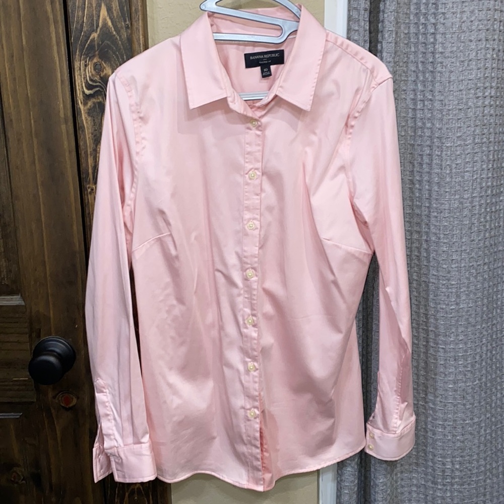 Size 10 Banana Republic dress shirt, never worn!